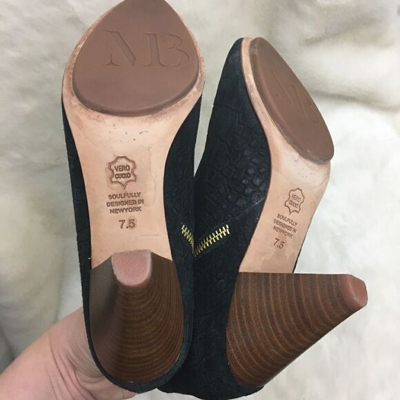 Matt‎ Bernson Jagguar Croc Leather Cutout Heeled Booties - Picture 9 of 10